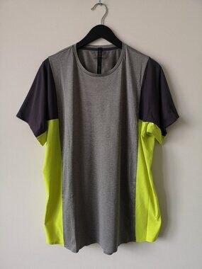 NWT LULULEMON BLTG Grey Yellow LTWT Take The Moment SS Top Shirt Men's XL
